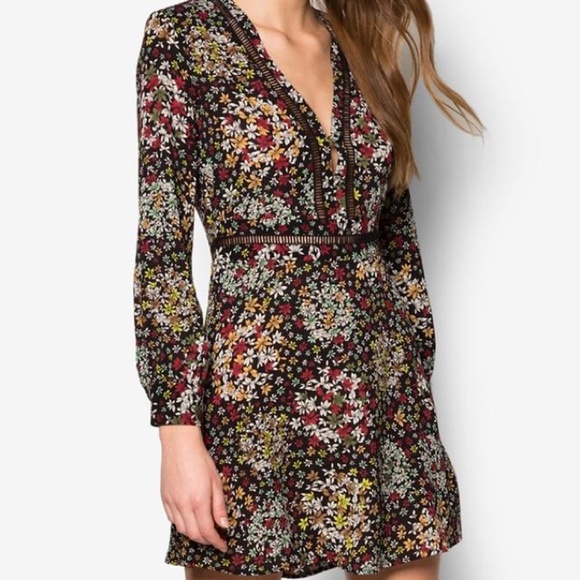 Topshop Dresses & Skirts - Topshop Ditsy Floral Print Long Sleeve Mini Dress